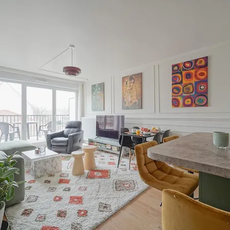 Modern, Parking, Downtown, 20 Minutes From Paris