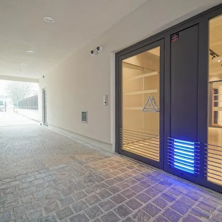 Modern, Parking, Downtown, 20 Minutes From Paris Apartmán